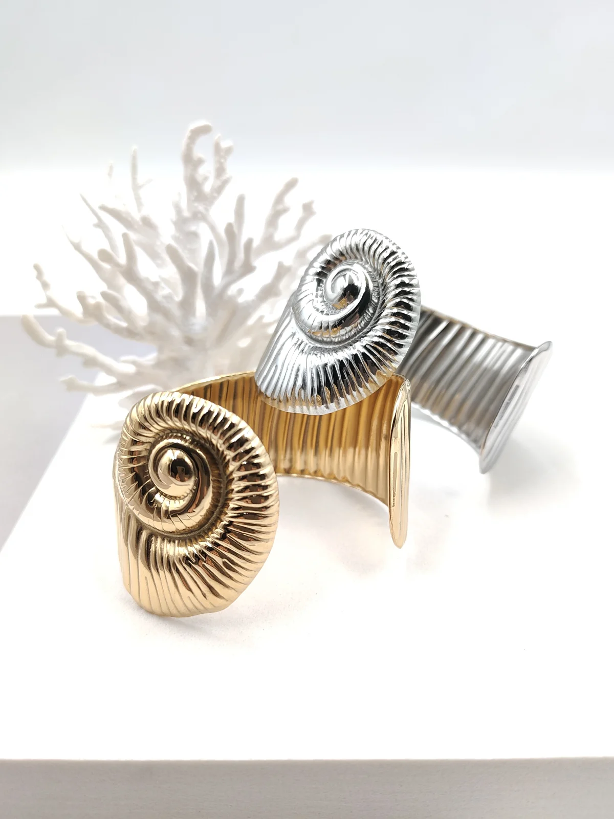 Stainless Steel Bracelet with Embossed Seashell by Magis Handmade Jewels – view 2
