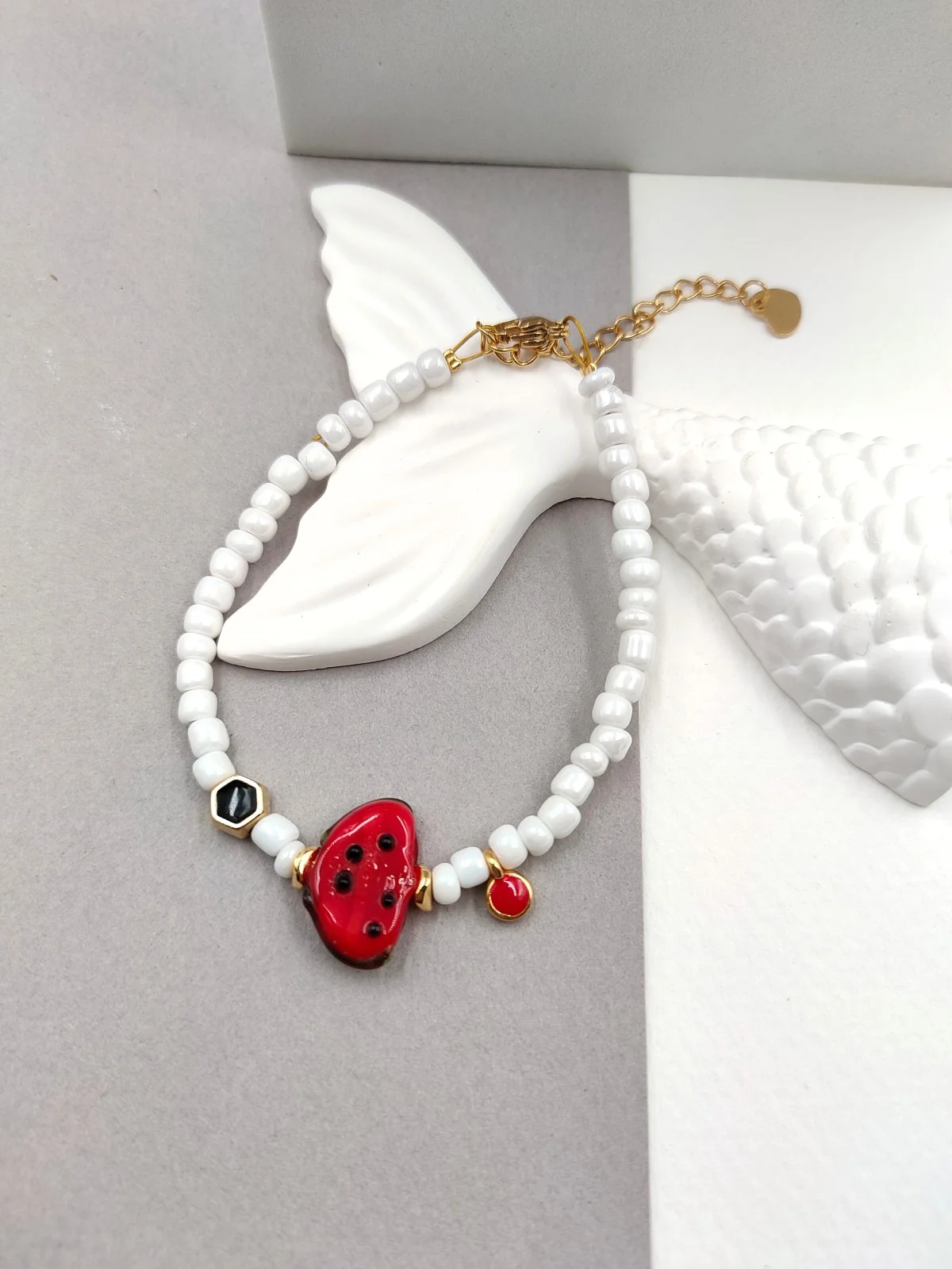 Bracelet with Glass Beads and Murano-Glass Watermelon by Magis Handmade Jewels – view 2