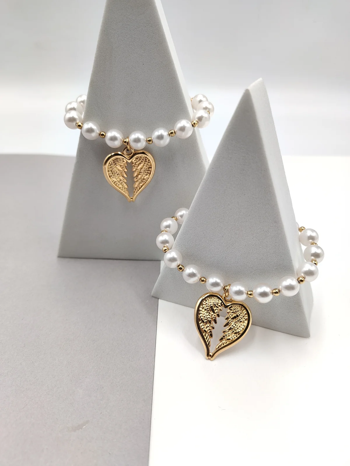 Stainless Steel Bracelet with Pearls and Gold-Plated Motif by Magis Handmade Jewels – view 2