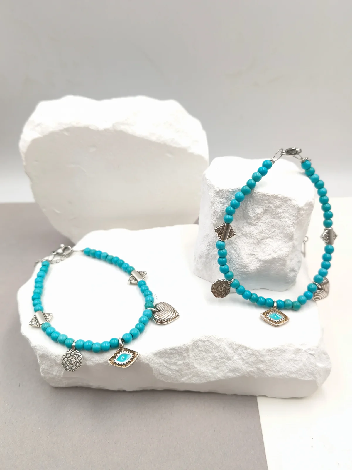 Bracelet with Howlite Beads and Silver-Plated Details #773337