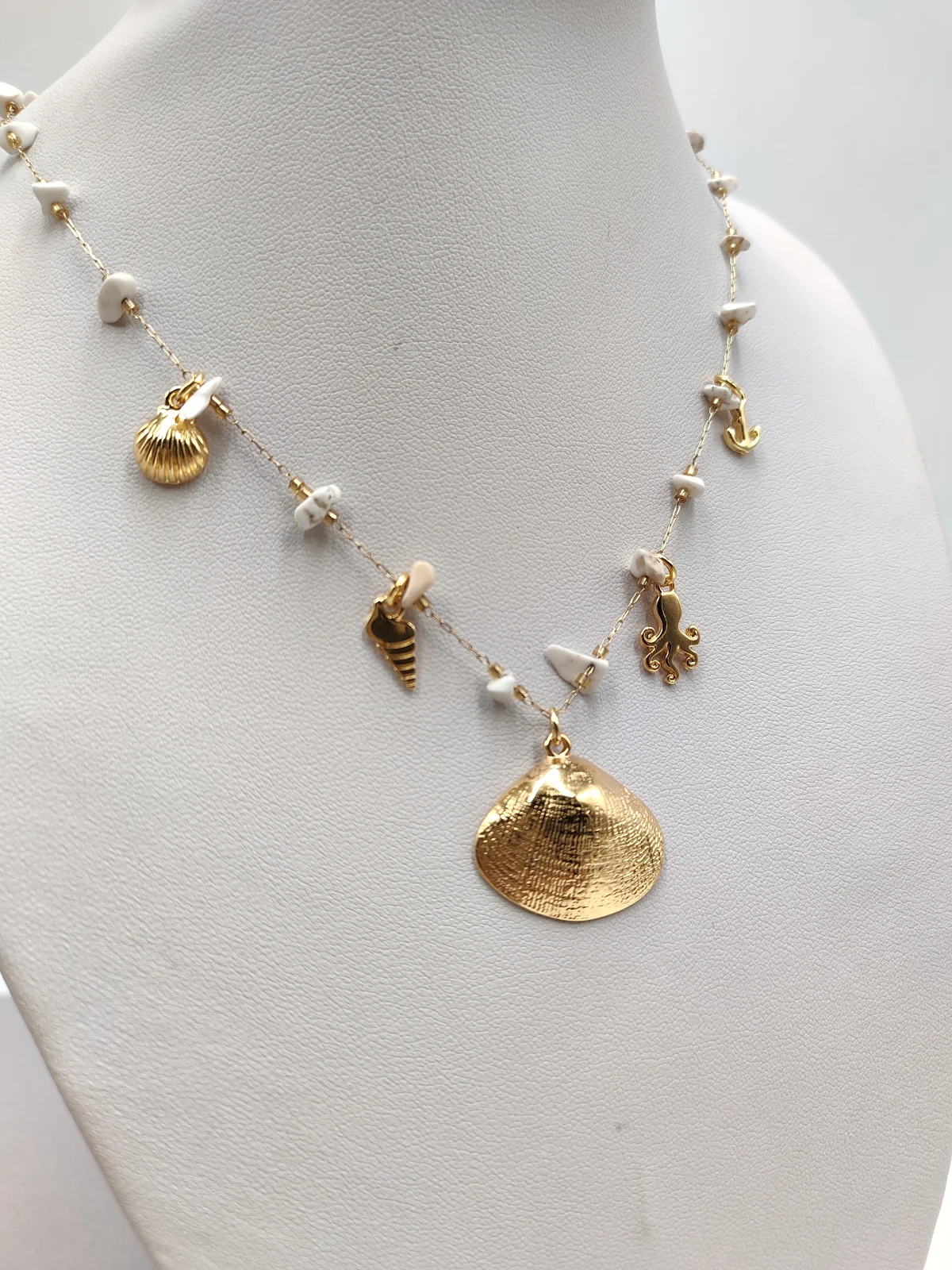 Stainless Steel Necklace with Howlite and Gold-Plated Details by Magis Handmade Jewels – view 4