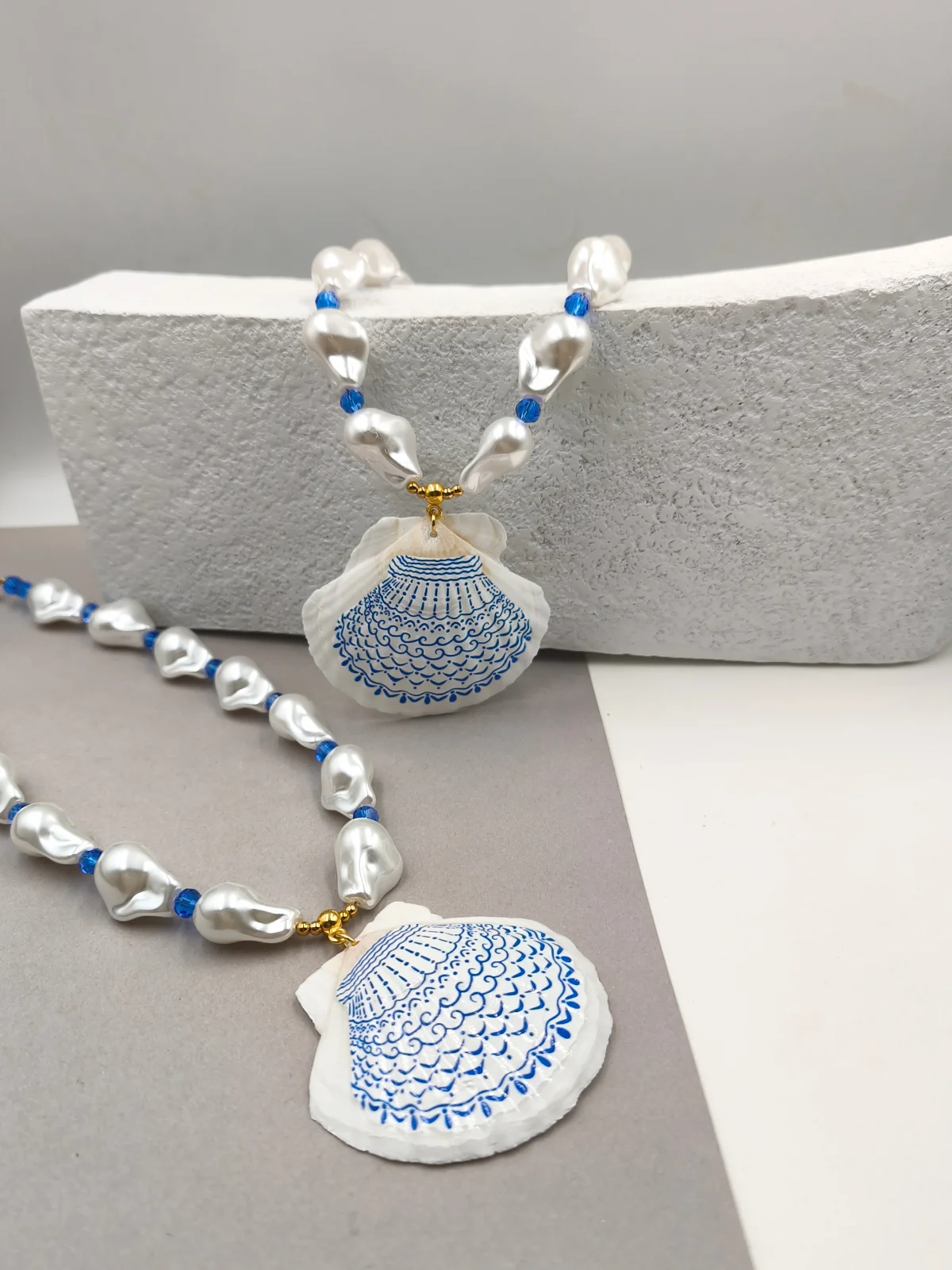 Necklace with Acrylic Baroque Pearls and Seashell #1053320