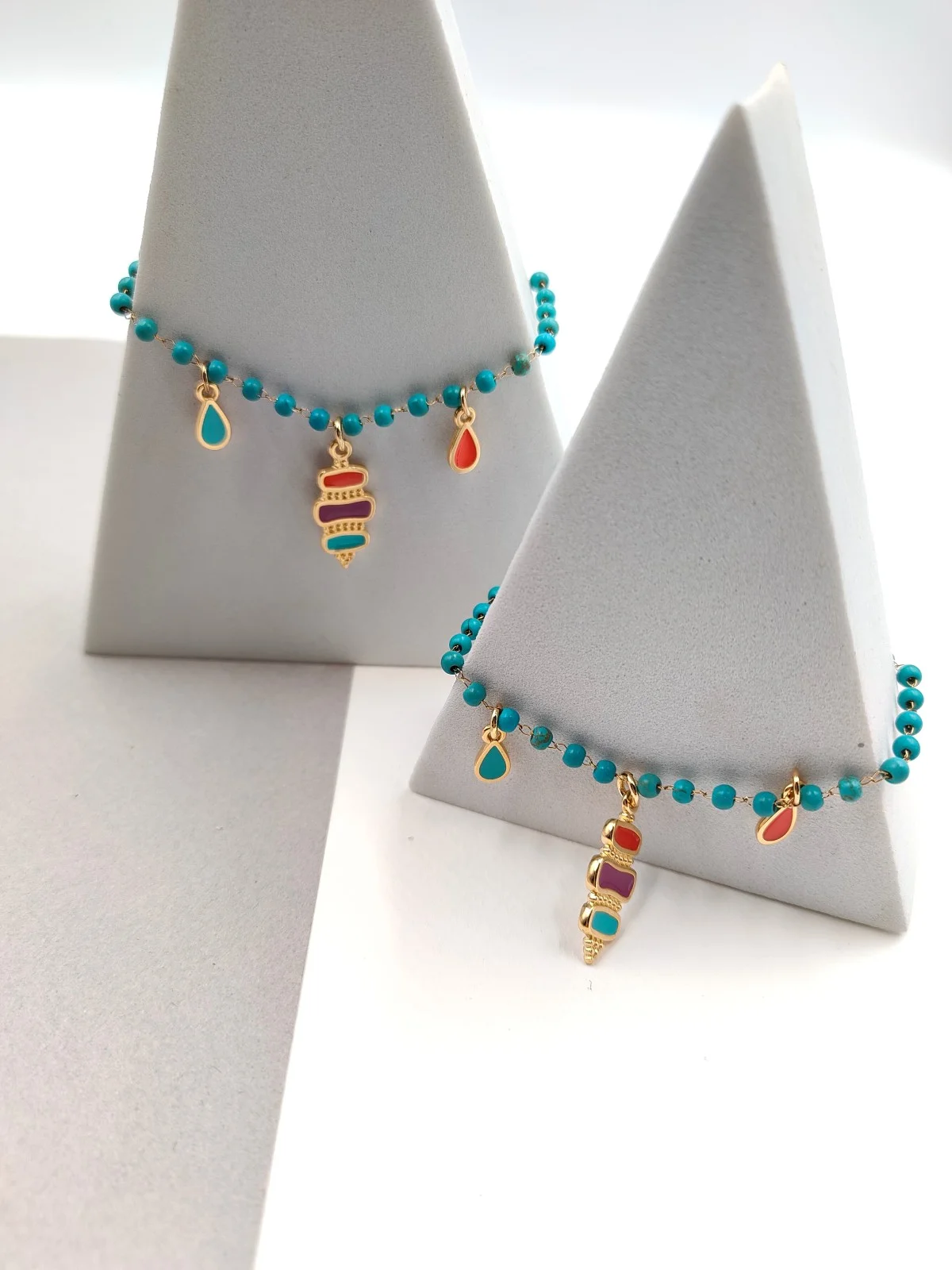 Stainless Steel Bracelet with Howlite and Gold-Plated Detail by Magis Handmade Jewels – view 3