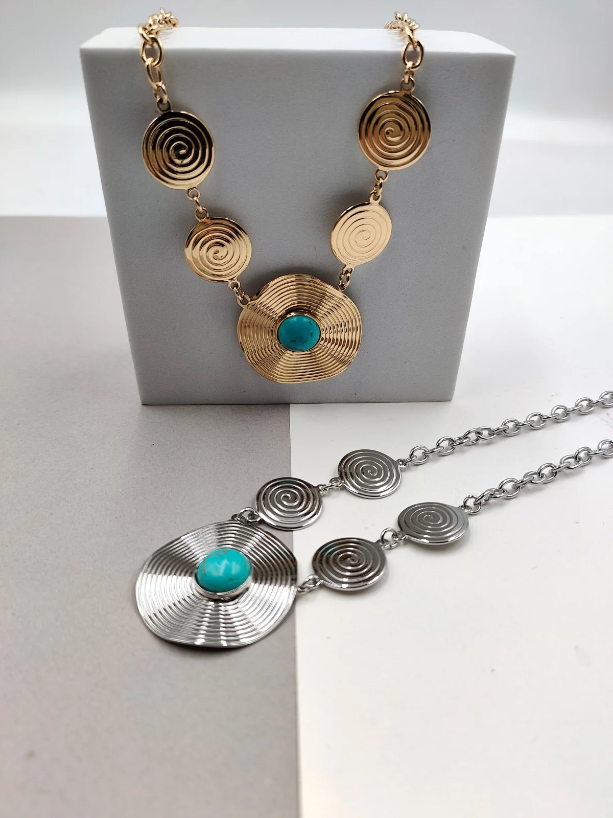 Stainless Steel Necklace with Embossed Circles and Howlite #851679