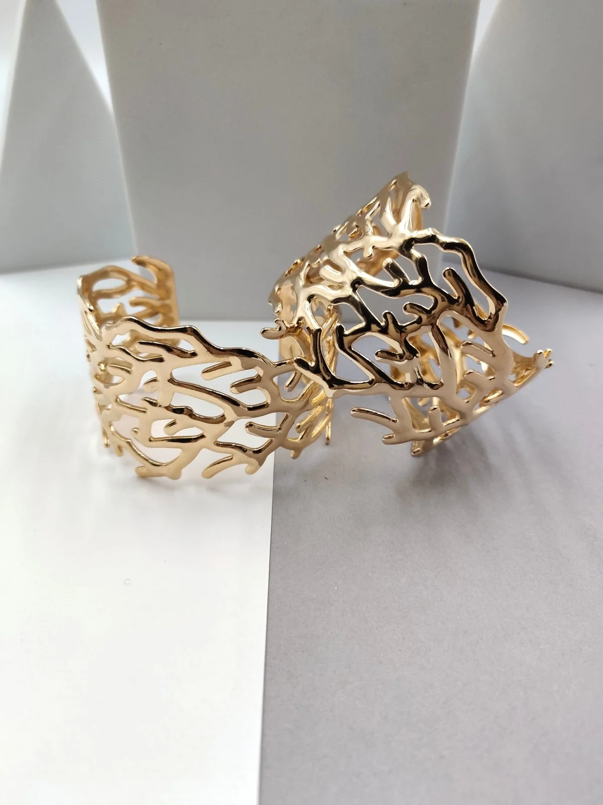 Stainless Steel Bracelet with Coral Design by Magis Handmade Jewels – view 3