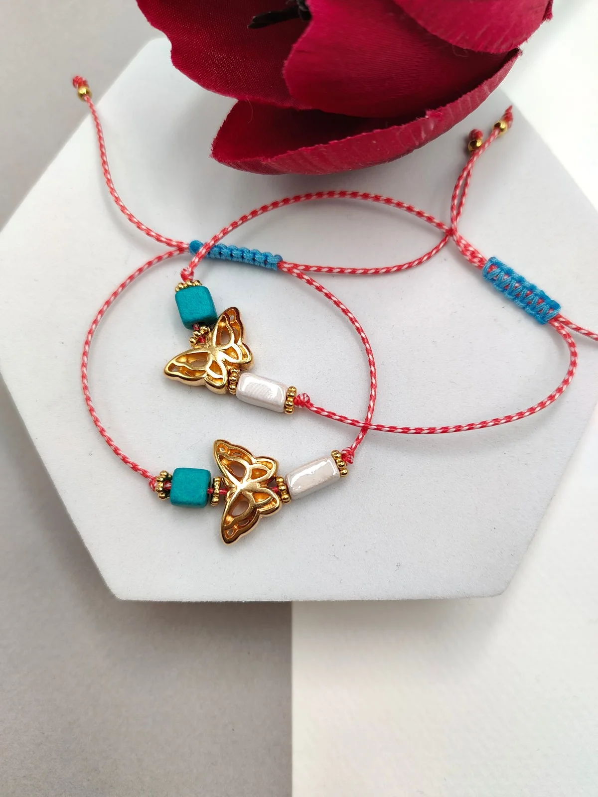 Traditional March Bracelet with Gold-Plated Details and Ceramic Beads #381586