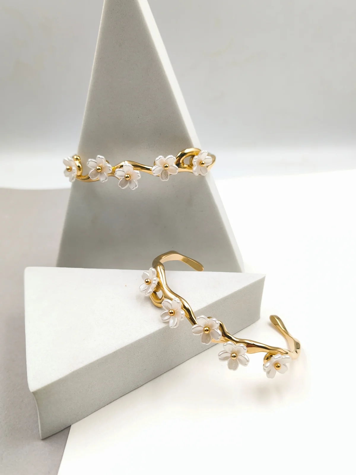 Stainless Steel Bracelet with Acrylic Flowers #773192