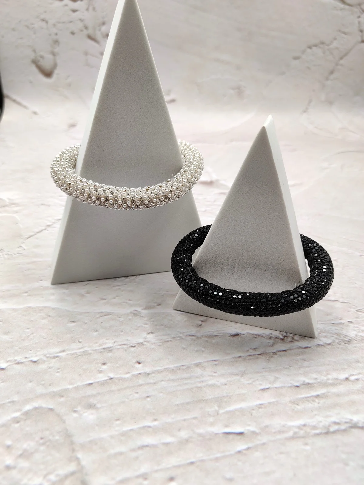 Bracelet with Rhinestones and Pearls by Magis Handmade Jewels – view 3