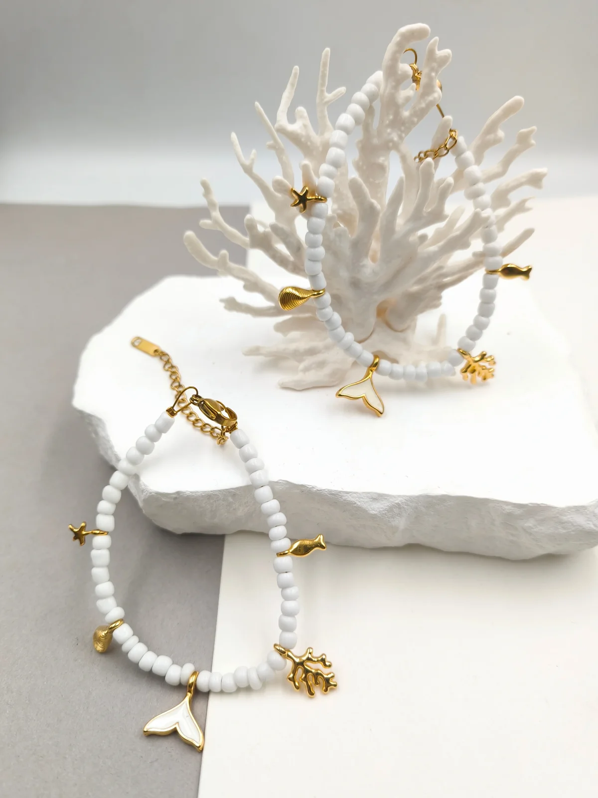 Bracelet with Glass Beads and Gold-Plated Details #793243