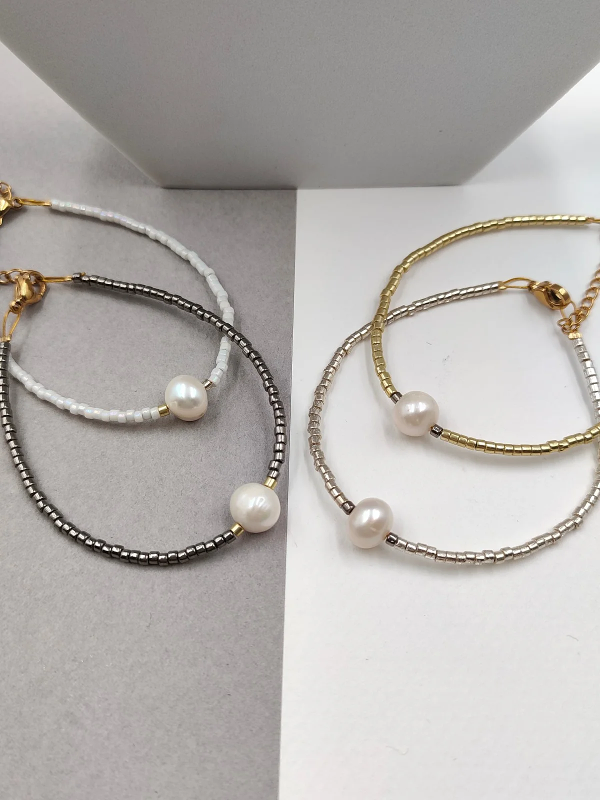 Bracelet with Miyuki Beads and Cultured Pearl by Magis Handmade Jewels – view 2