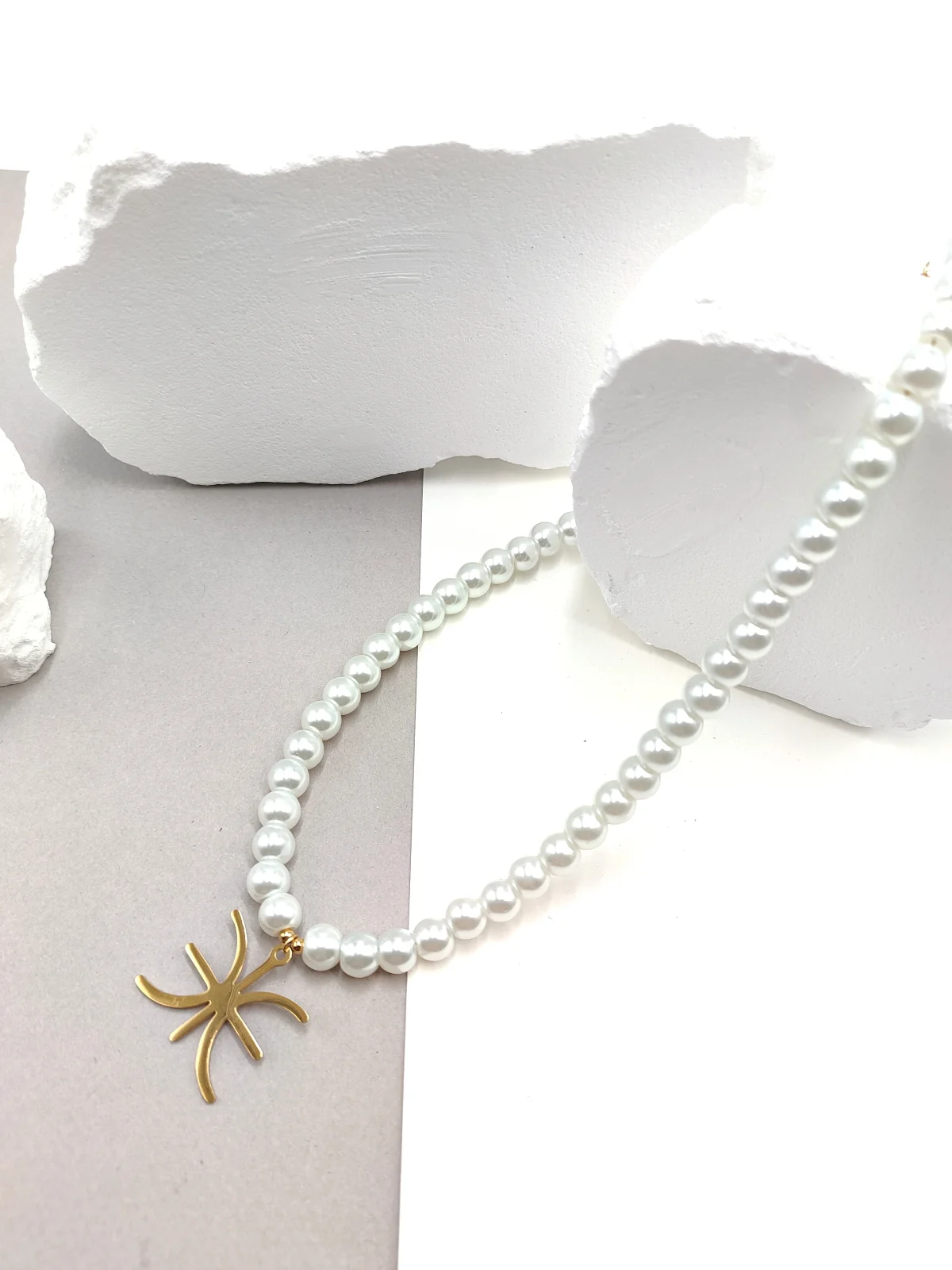 Necklace with Pearls and Stainless Steel Motif by Magis Handmade Jewels – view 3
