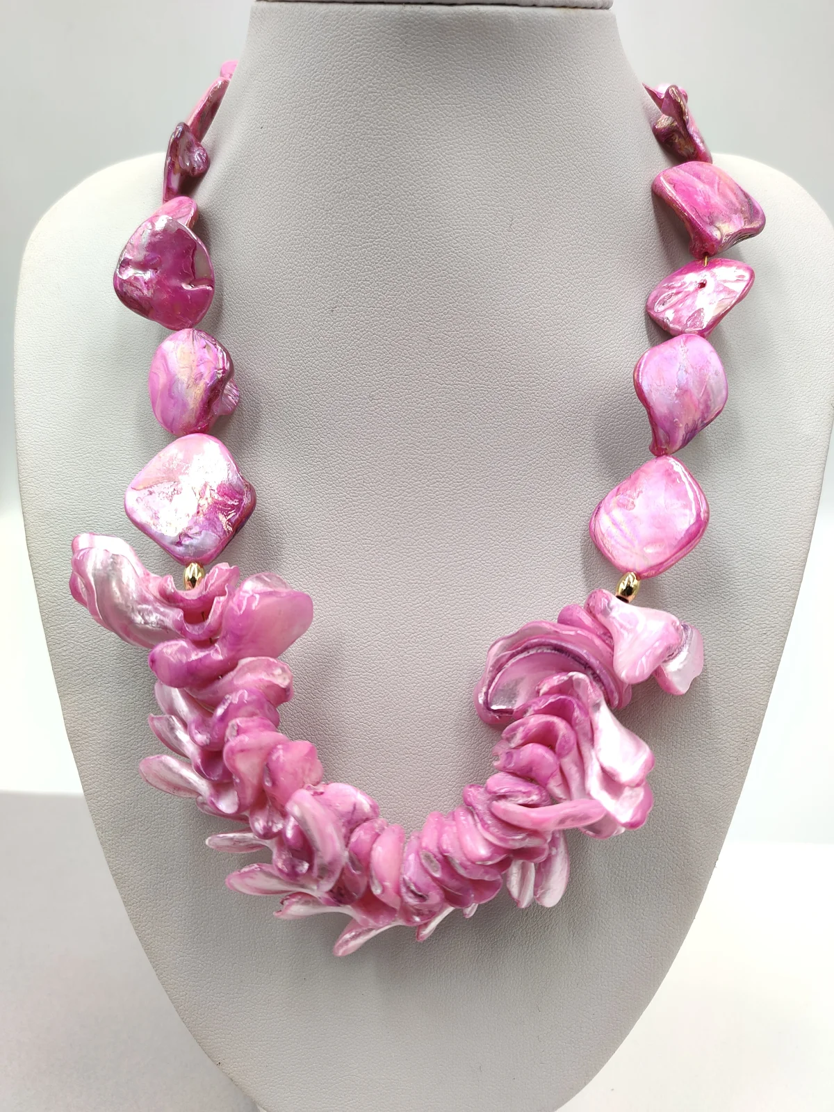 Necklace with Mother-of-Pearl Chips #102901