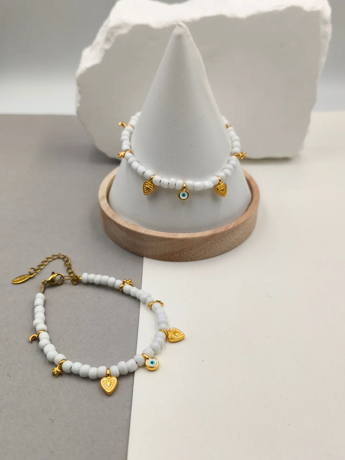 Bracelet with Glass Beads and Gold-Plated Details by Magis Handmade Jewels – view 2