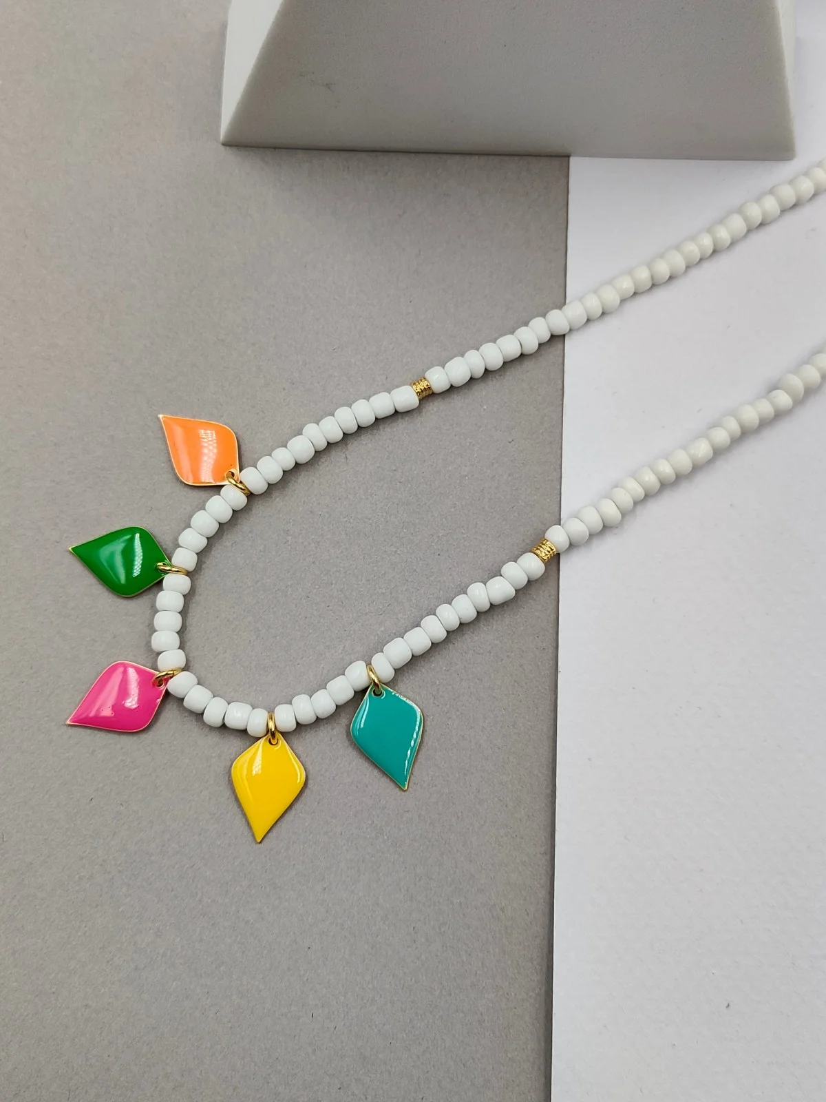 Necklace with Beads and Gold-Plated Enamel Details #850915