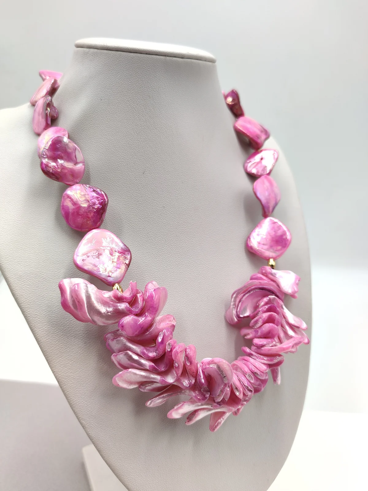 Necklace with Mother-of-Pearl Chips by Magis Handmade Jewels – view 3