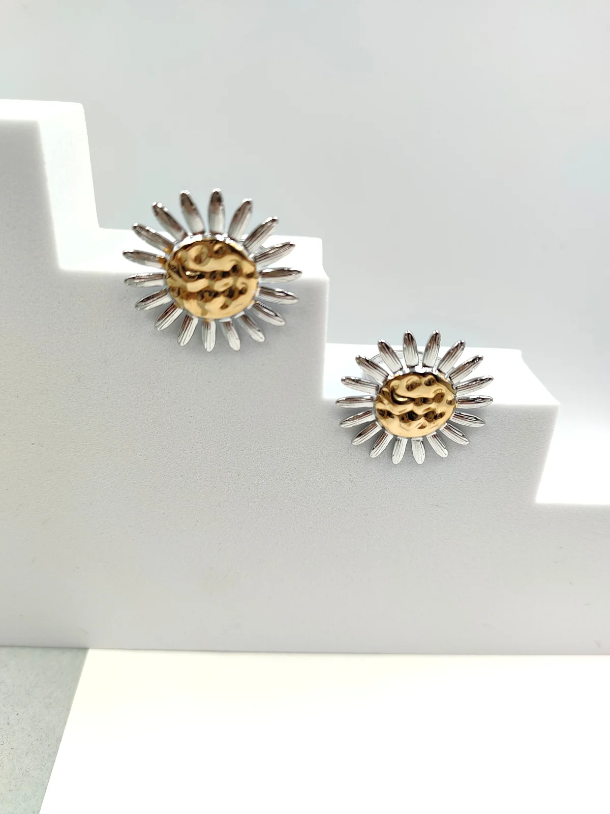 Stainless Steel Ring with Two-Tone Flower by Magis Handmade Jewels – view 2