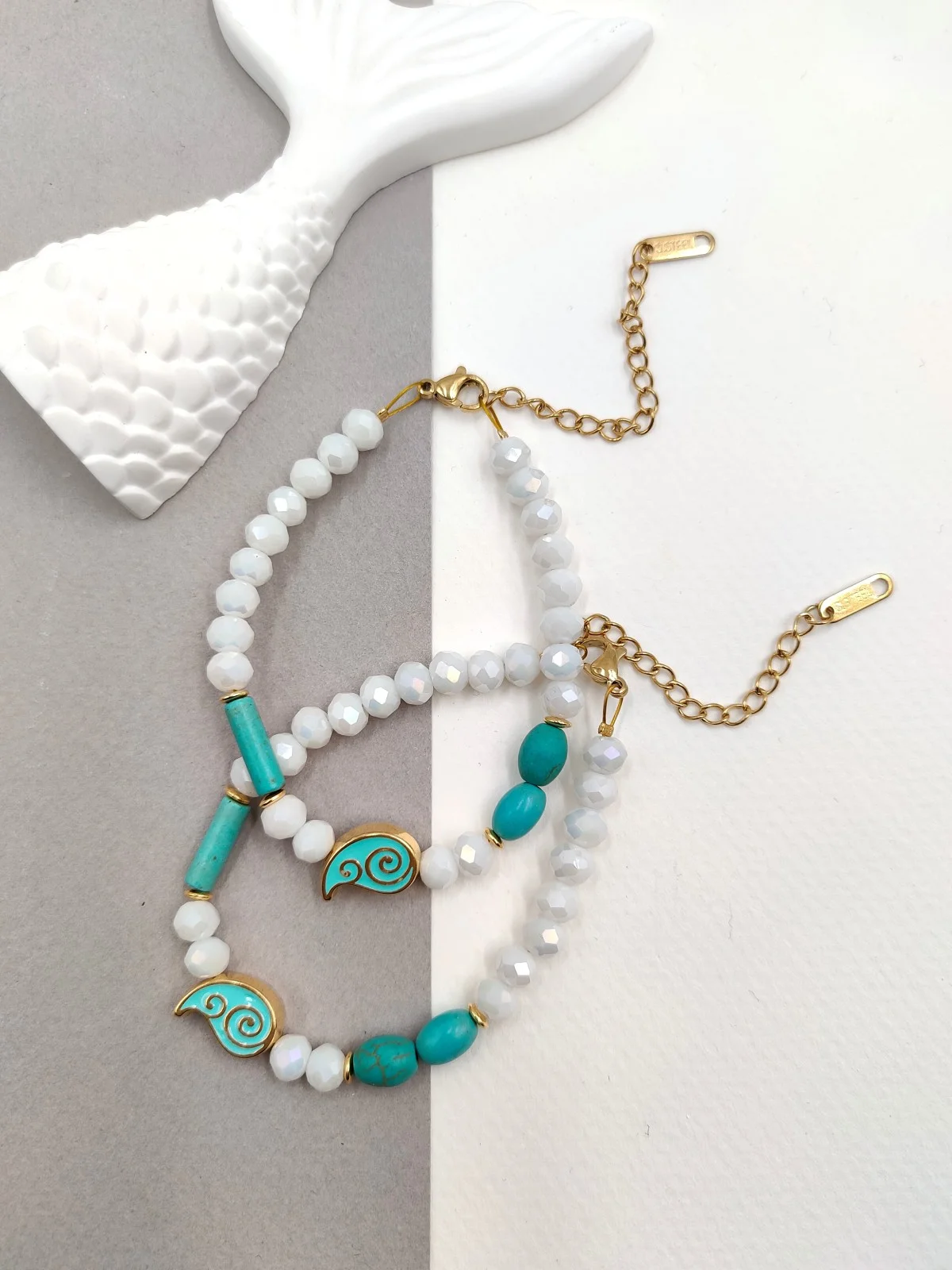 Bracelet with Faceted Crystals, Howlite and Gold-Plated Details by Magis Handmade Jewels – view 2