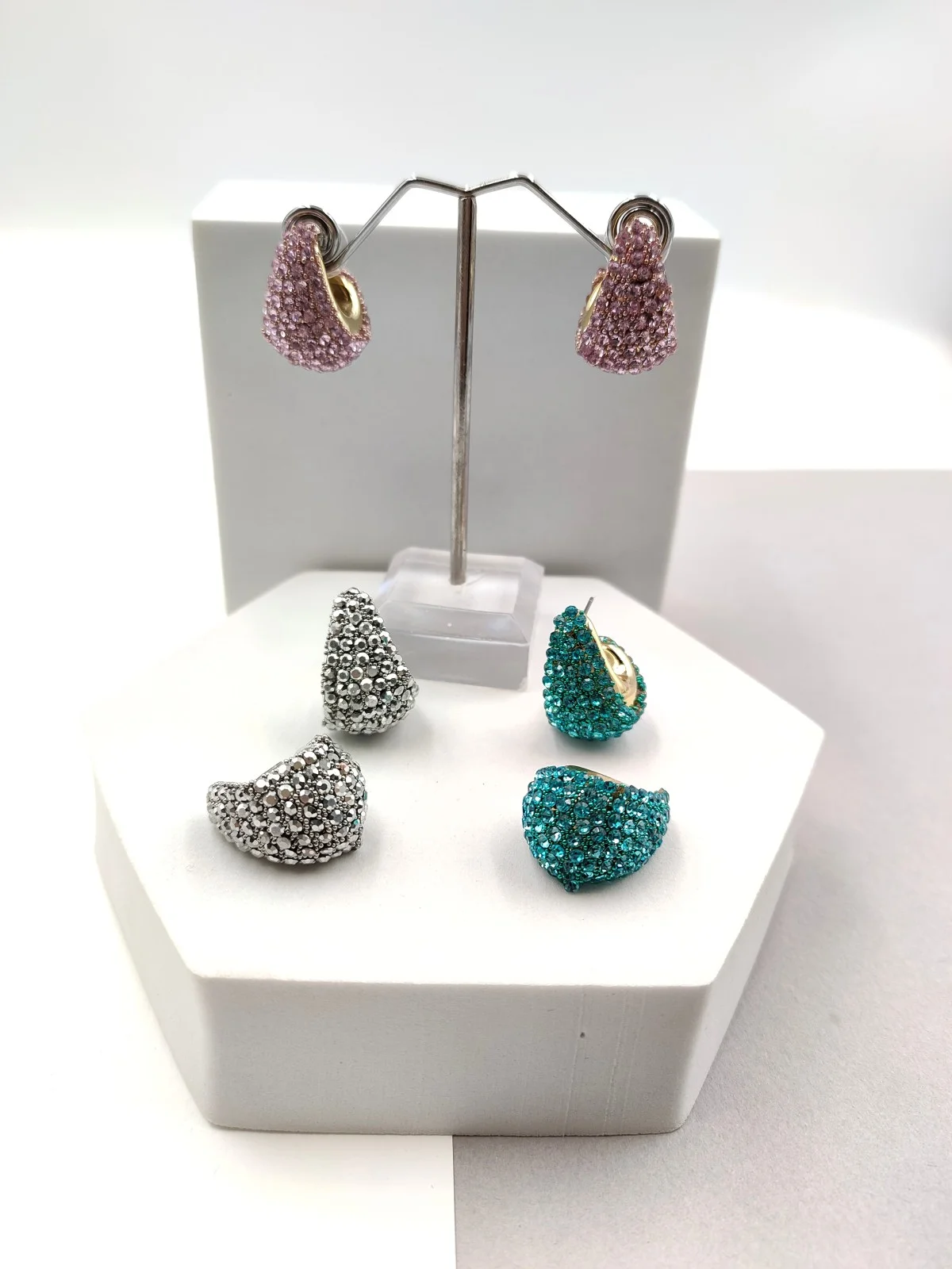 Gold-Plated Earrings with Rhinestones by Magis Handmade Jewels – view 3