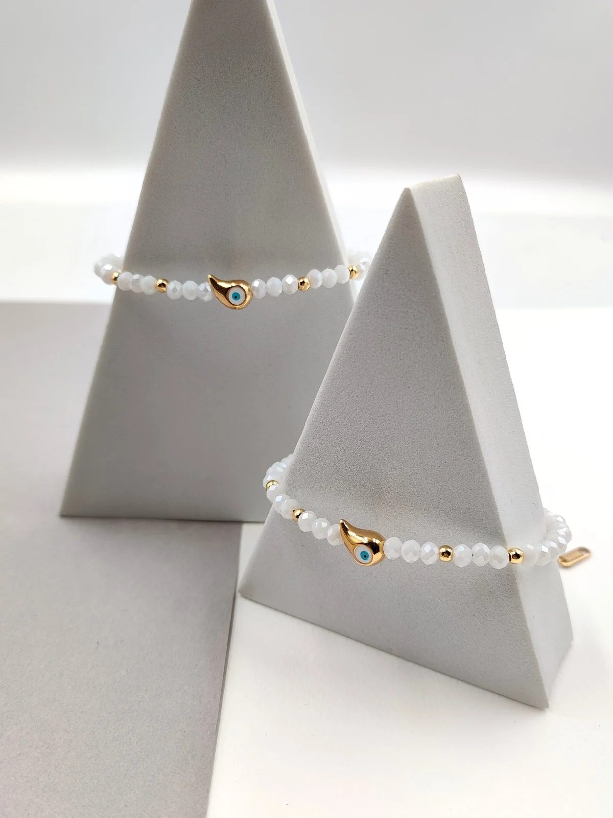 Bracelet with Faceted Crystals and Gold-Plated Drop by Magis Handmade Jewels – view 4