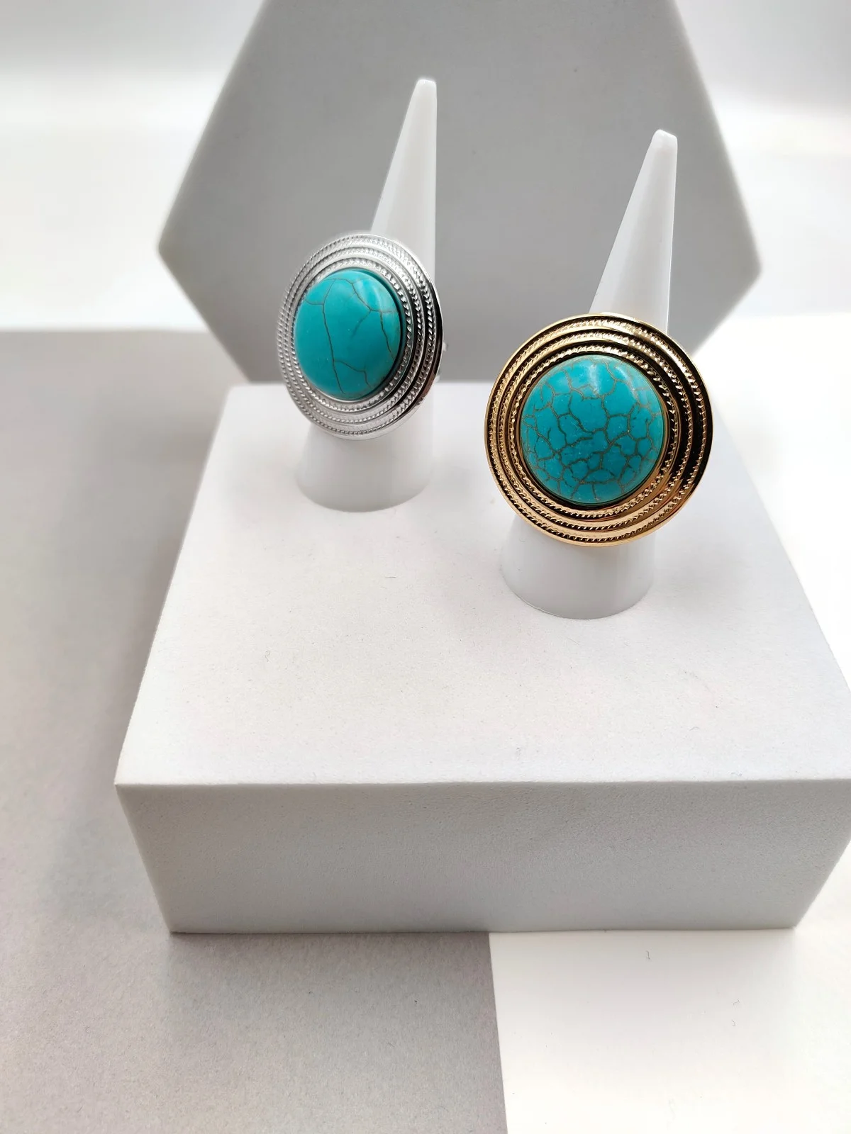 Stainless Steel Round Ring with Howlite by Magis Handmade Jewels – view 3