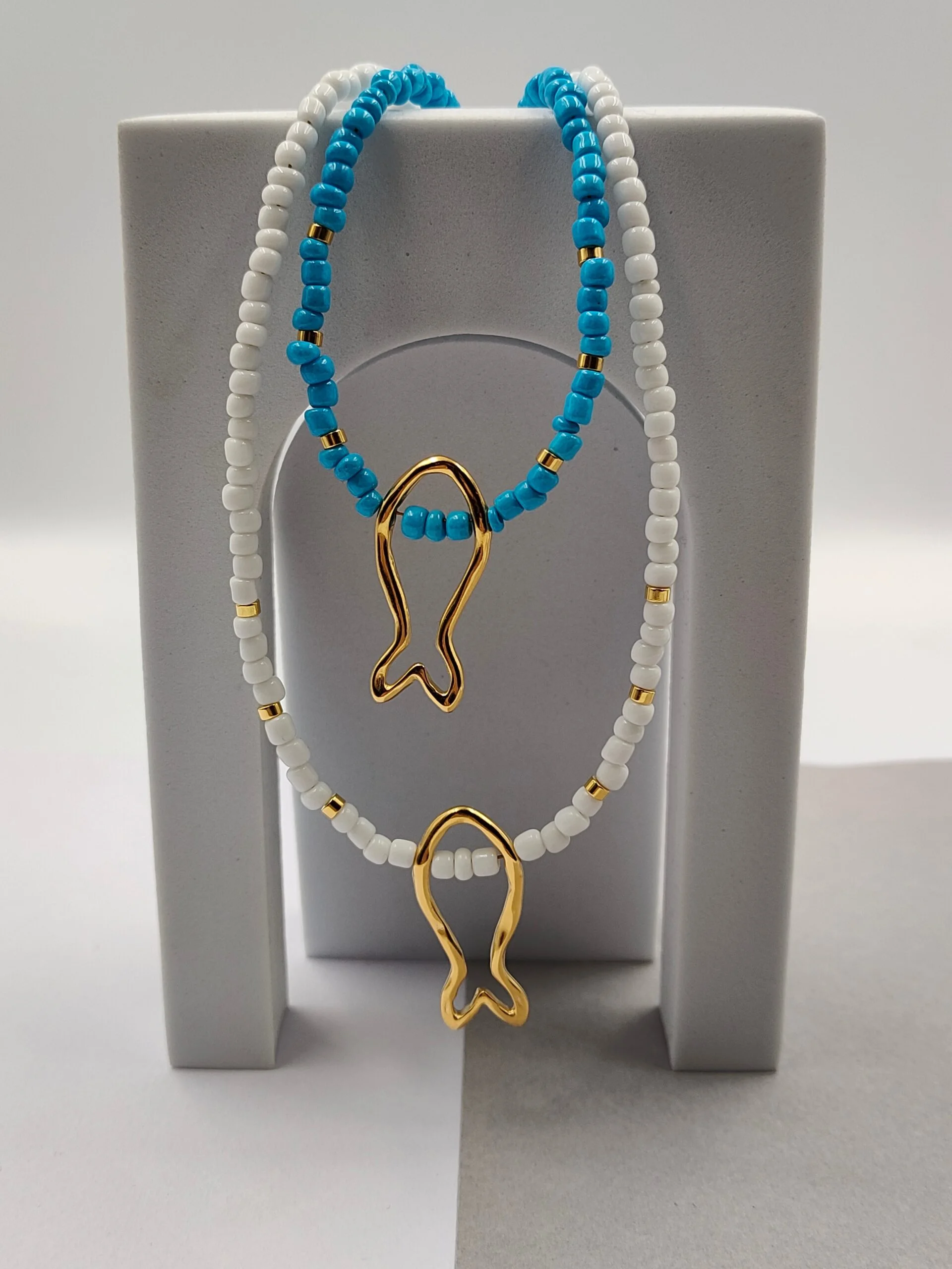 Necklace with Glass Beads, Gold-Plated Details and Fish Design by Magis Handmade Jewels – view 2