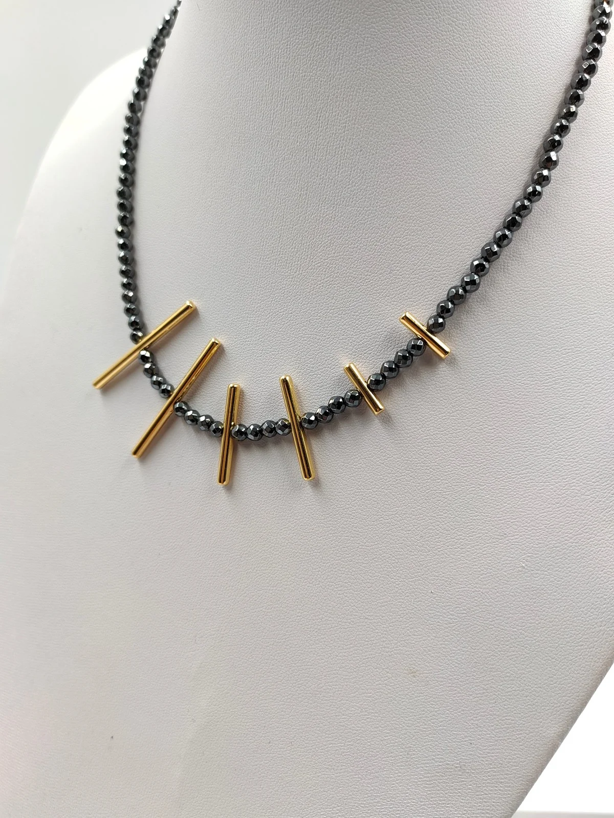 Necklace with Hematite and Gold-Plated Bars #850837