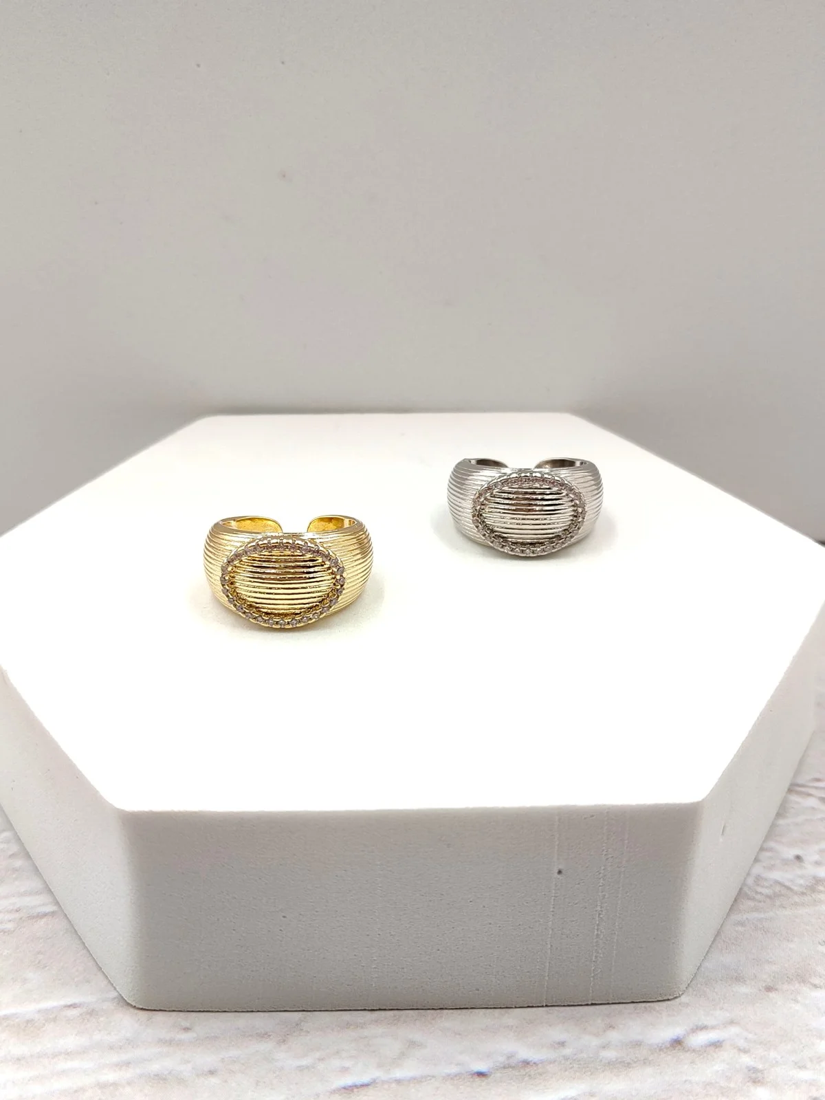 Embossed Ring with Zircon by Magis Handmade Jewels – view 3