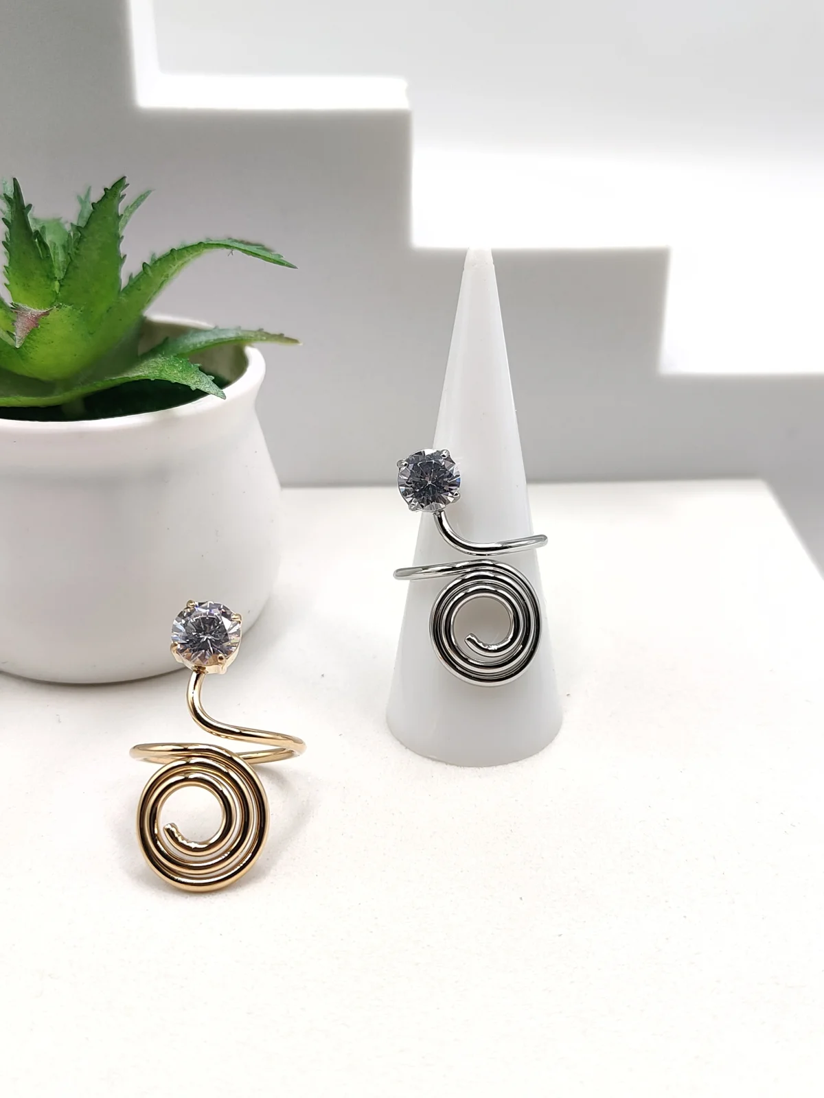 Stainless Steel Ring with Spiral and Rhinestones #552961