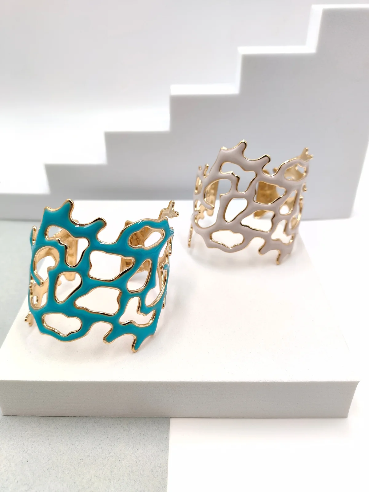 Stainless Steel Bracelet with Enamel and Coral Design by Magis Handmade Jewels – view 2