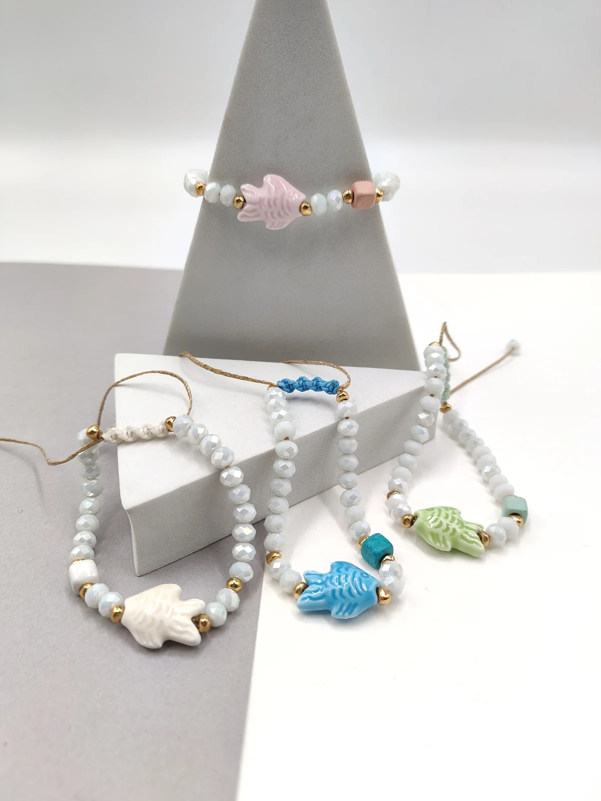 Bracelet with Crystals and Ceramic Fish by Magis Handmade Jewels – view 2