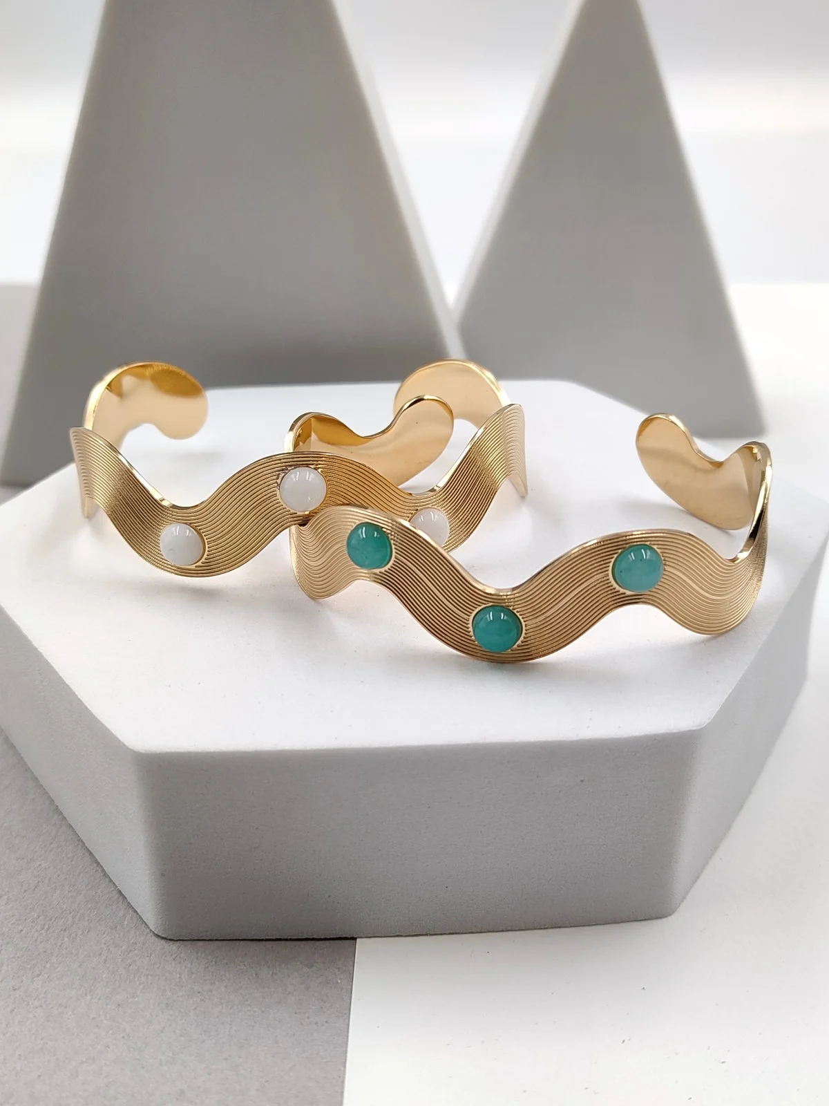 Stainless Steel Wavy Bracelet with Nephrite Jade Stones by Magis Handmade Jewels – view 3