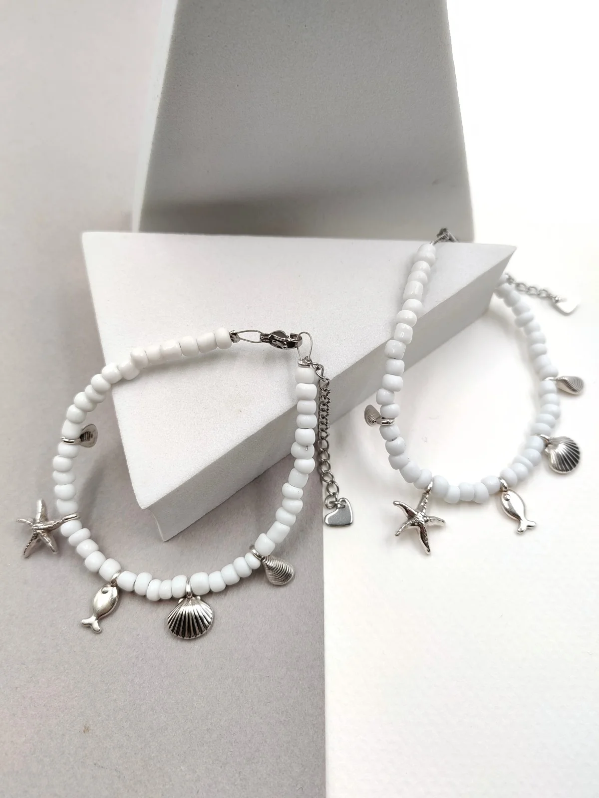 Bracelet with Beads and Silver-Plated Details by Magis Handmade Jewels – view 3