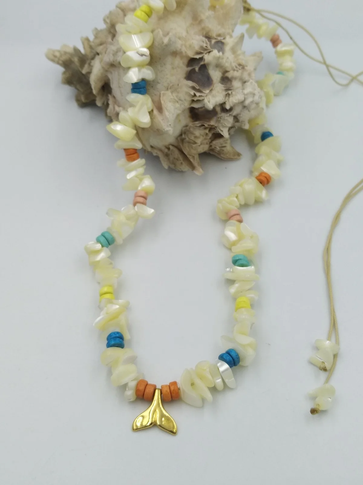 Necklace with Mother-of-Pearl and Ceramic Rings by Magis Handmade Jewels – view 4