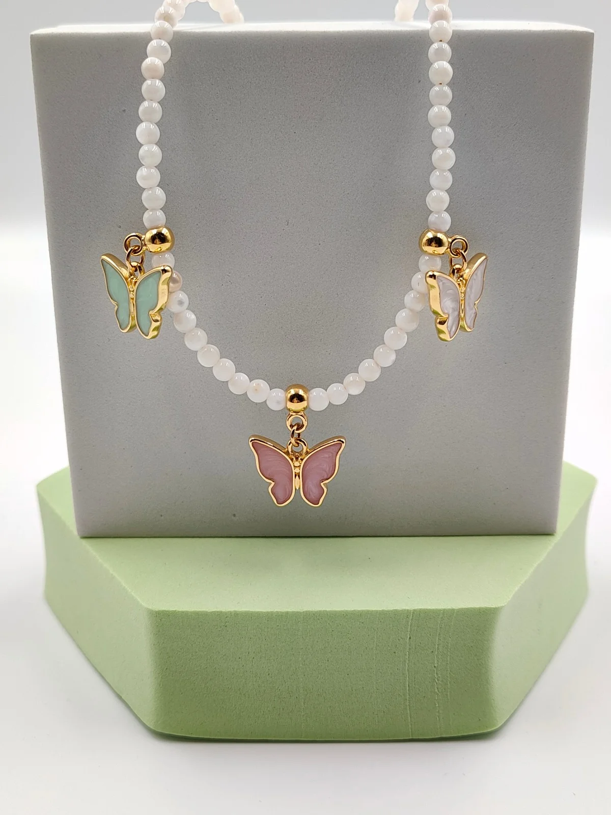 Necklace with Mother-of-Pearl Beads and Gold-Plated Enamel Butterfly by Magis Handmade Jewels – view 2