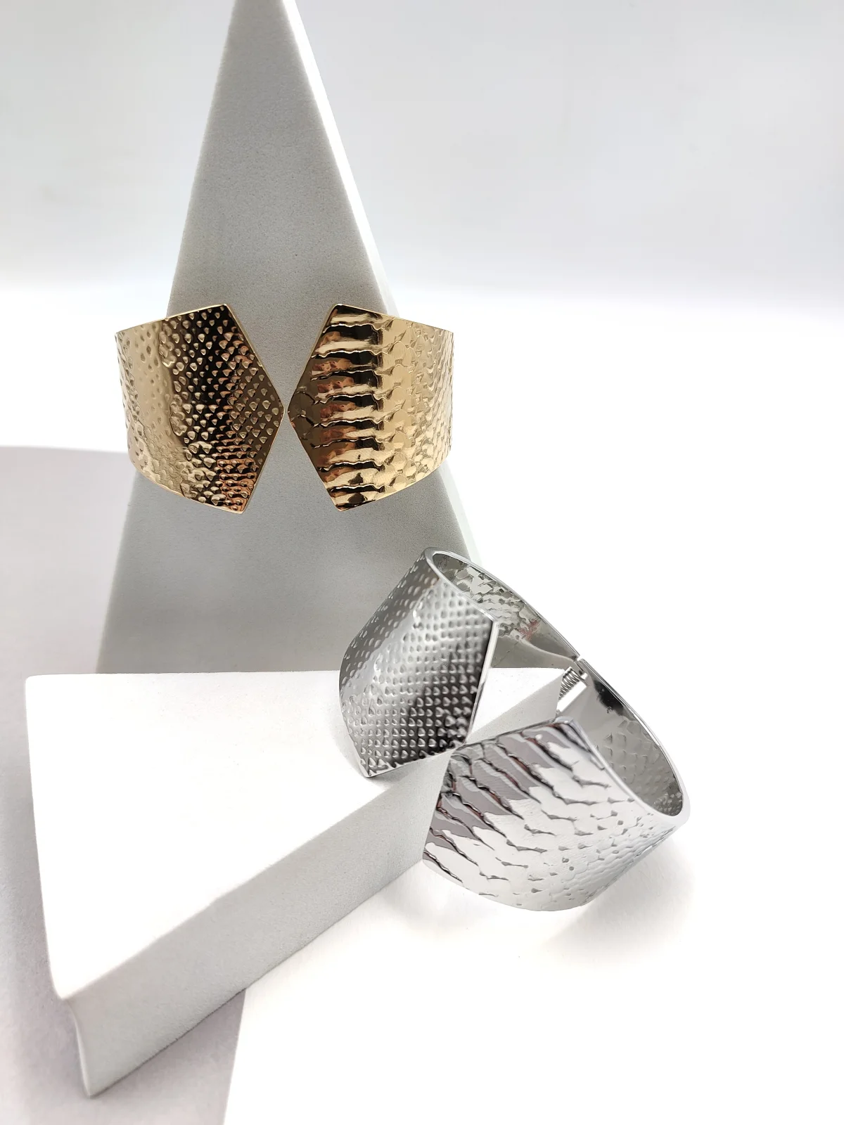 Stainless Steel Bracelet with Embossed Animal Print #803036