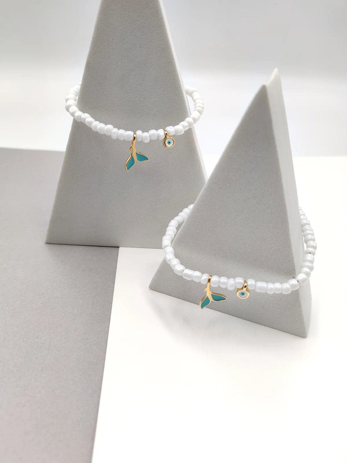 Bracelet with Beads and Gold-Plated Enamel Details by Magis Handmade Jewels – view 3