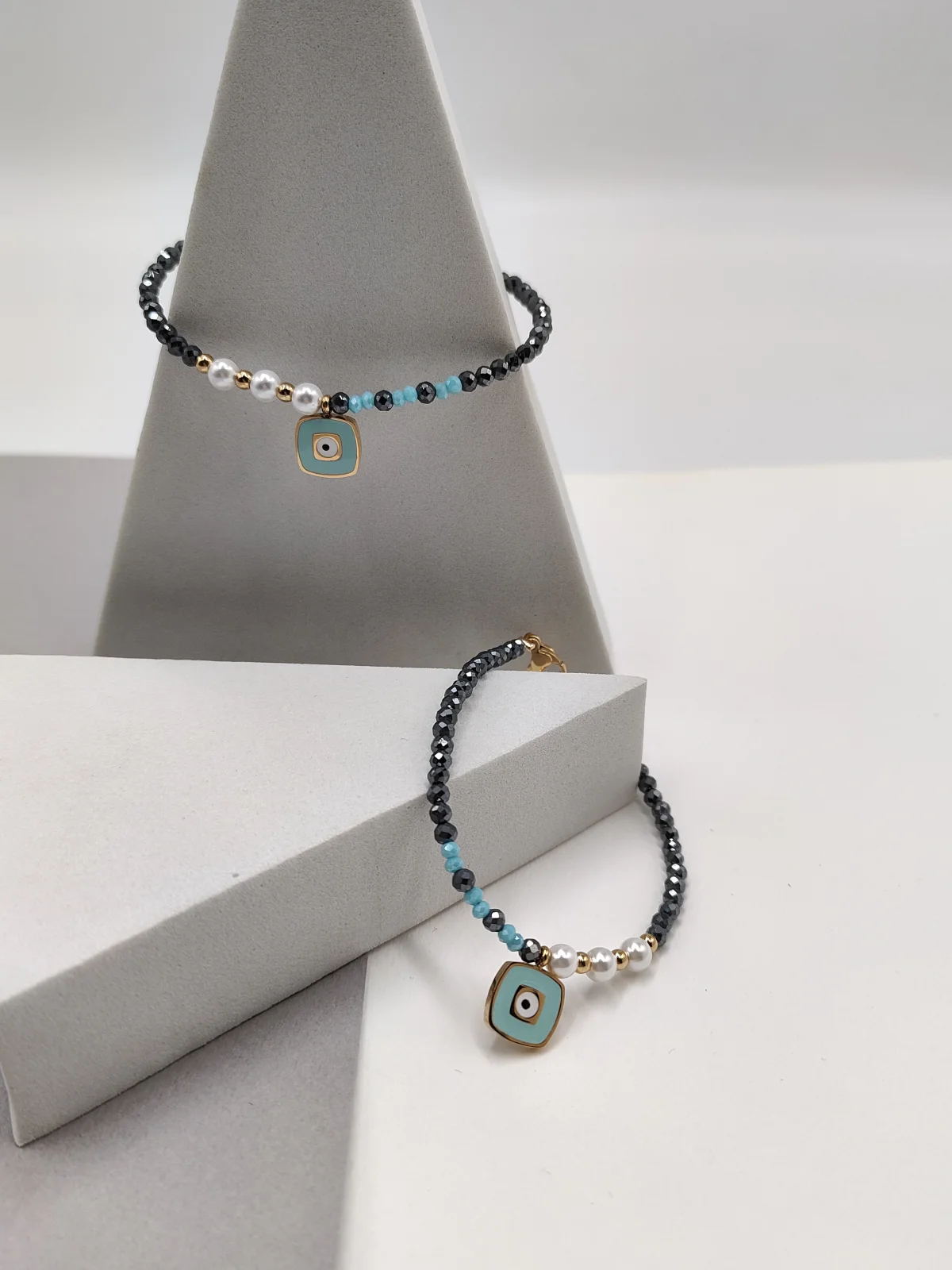 Bracelet with Hematite Beads, Gold-Plated Details and Pearls #742636