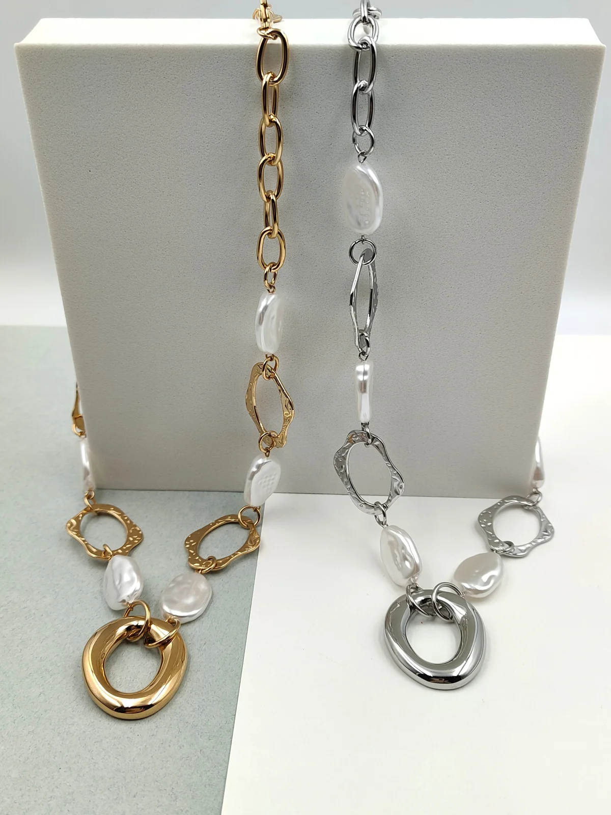 Stainless Steel Necklace with Hammered Hoops and Acrylic Pearls by Magis Handmade Jewels – view 3