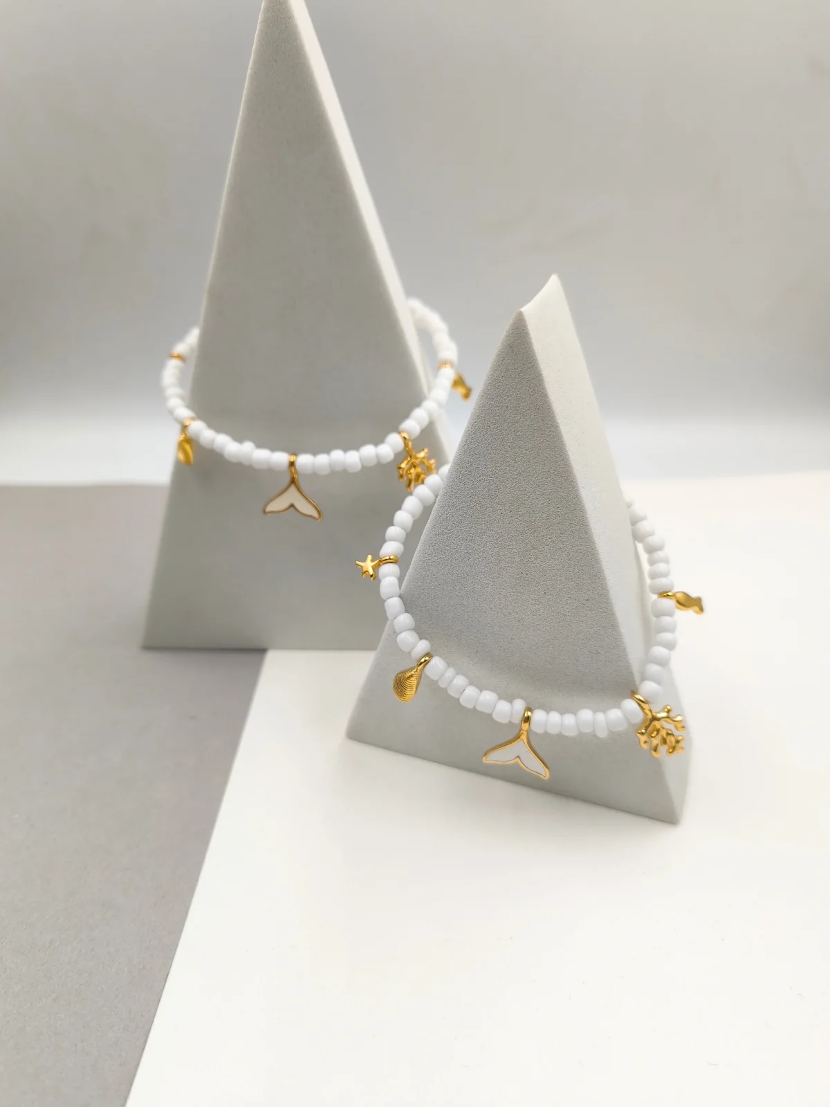 Bracelet with Glass Beads and Gold-Plated Details by Magis Handmade Jewels – view 2