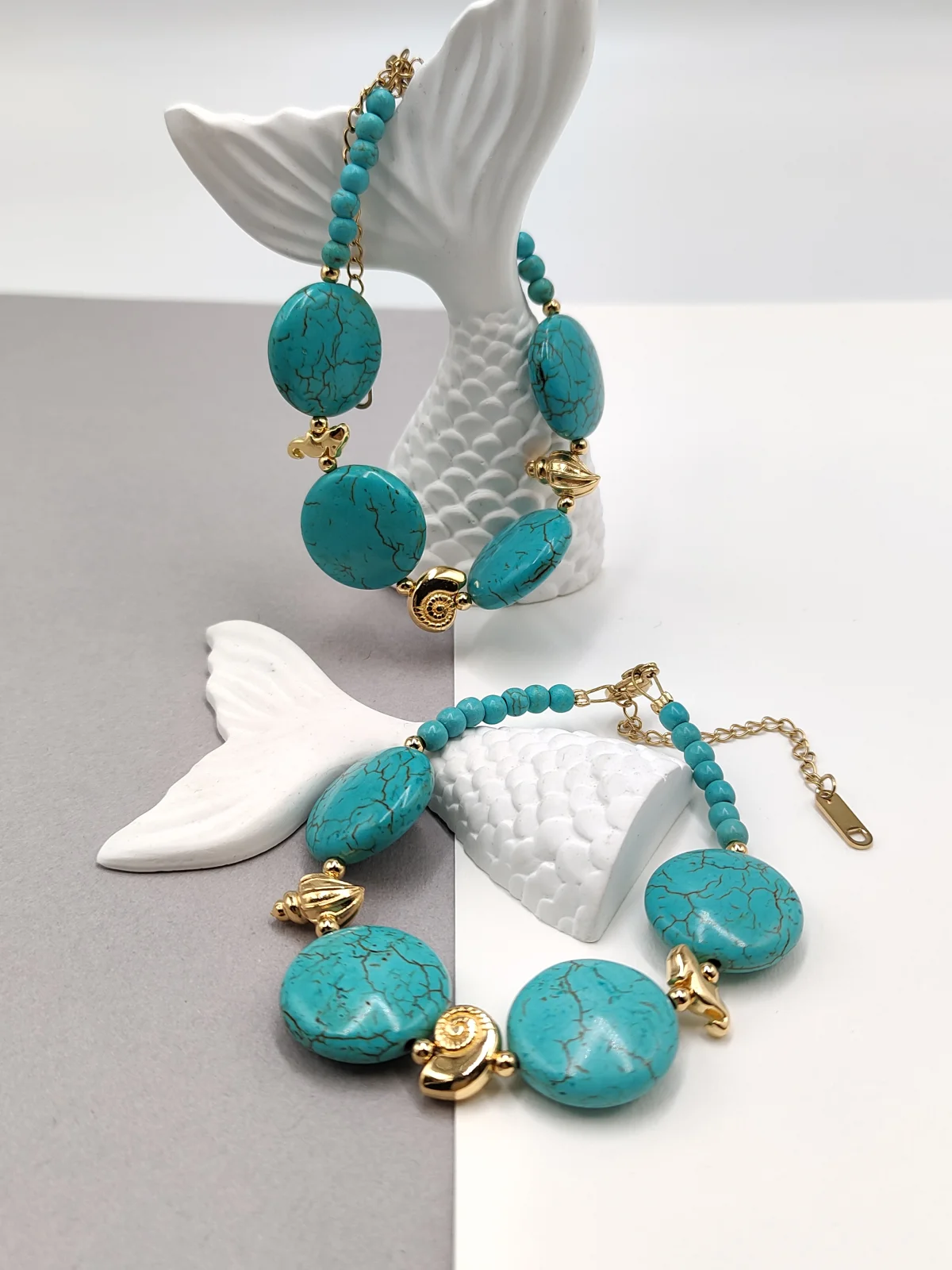 Bracelet with Howlite Beads and Gold-Plated Details #722747