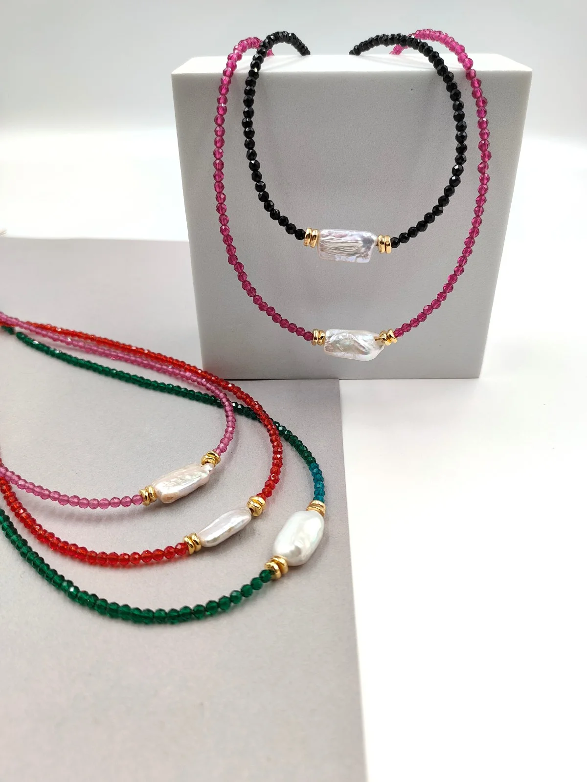 Necklace with Crystals and Baroque Pearl #122128
