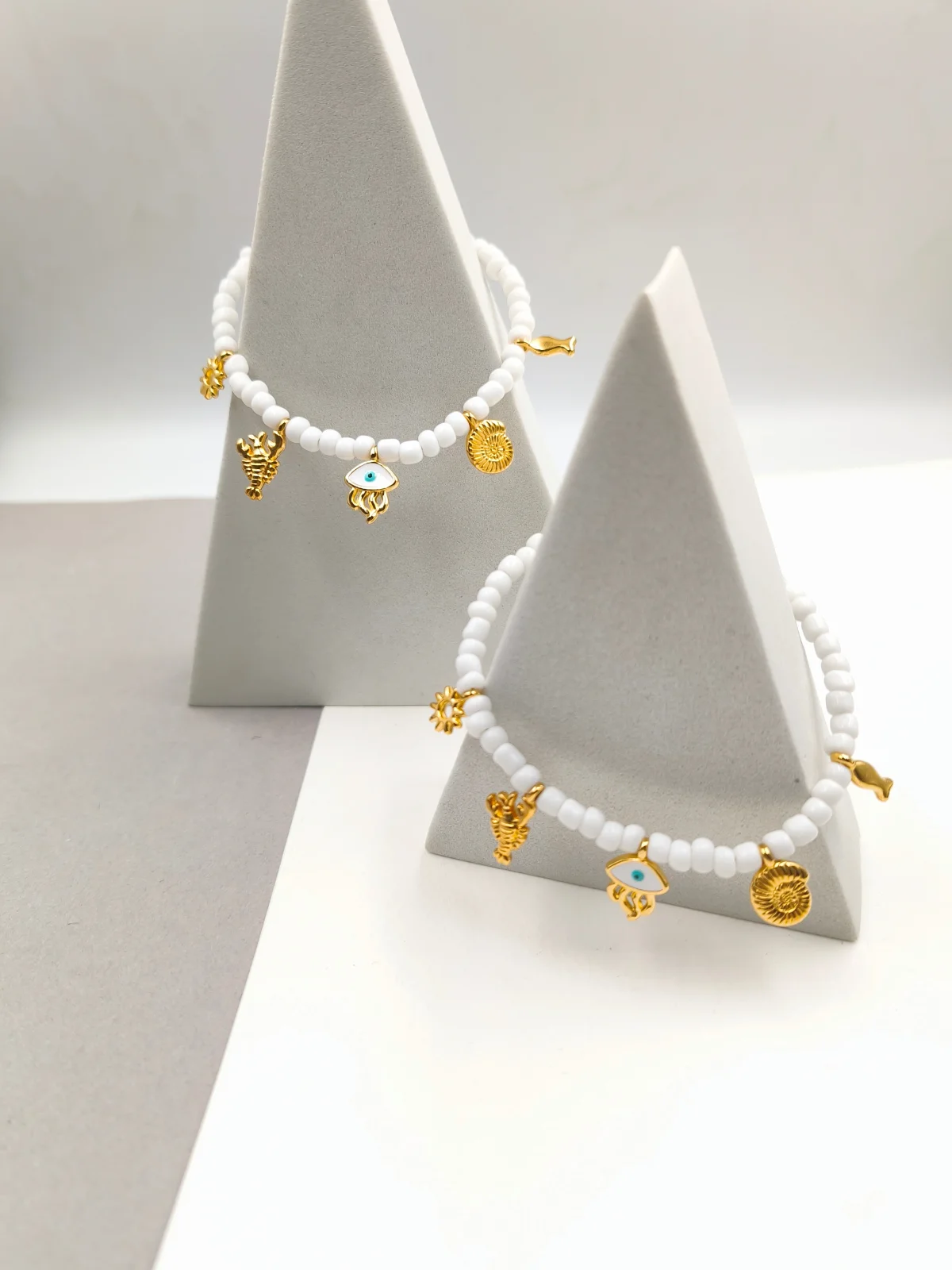 Bracelet with Glass Beads and Gold-Plated Details by Magis Handmade Jewels – view 2