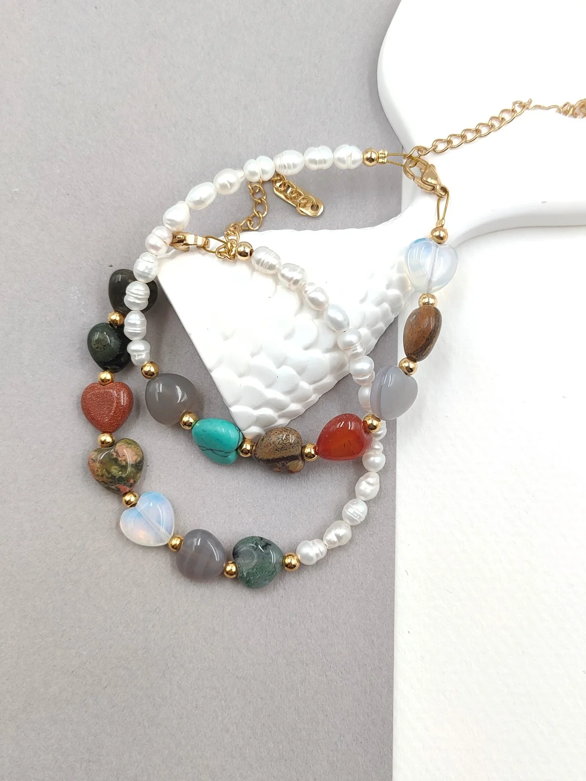 Bracelet with Pearls and Hearts by Magis Handmade Jewels – view 2