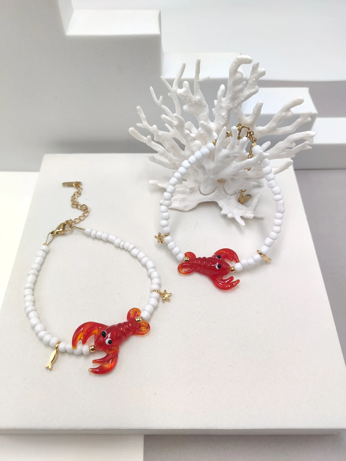 Bracelet with Glass Beads and Lobster by Magis Handmade Jewels – view 2