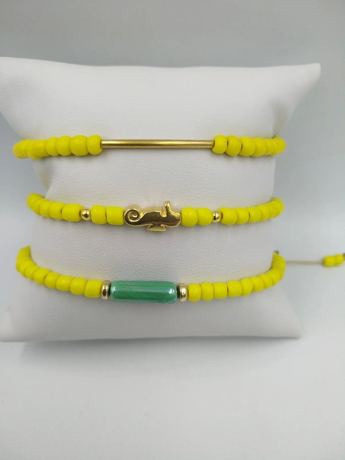 Bracelet with Beads and Gold-Plated Details by Magis Handmade Jewels – view 3