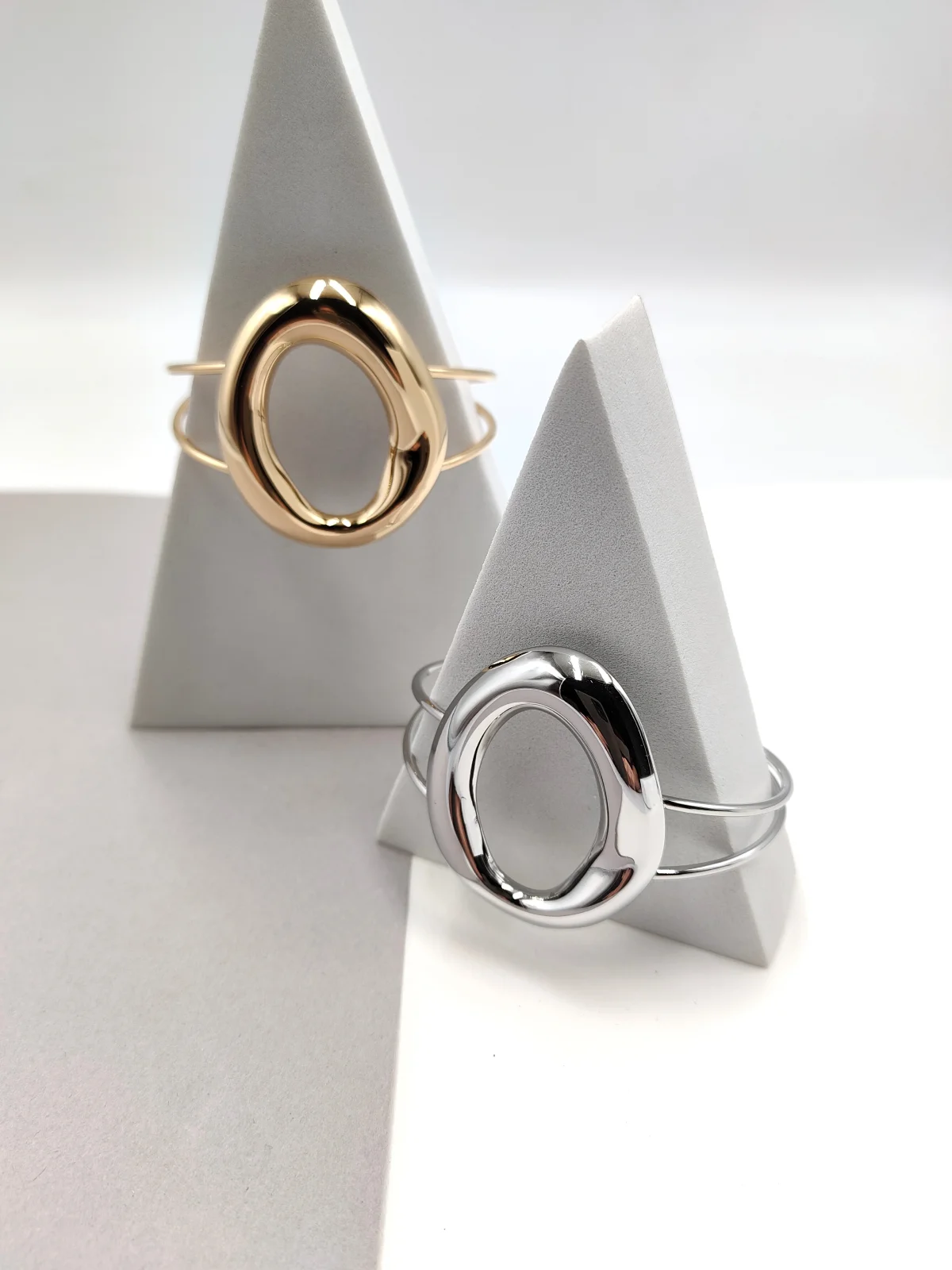 Stainless Steel Bracelet with Round Detail #793101