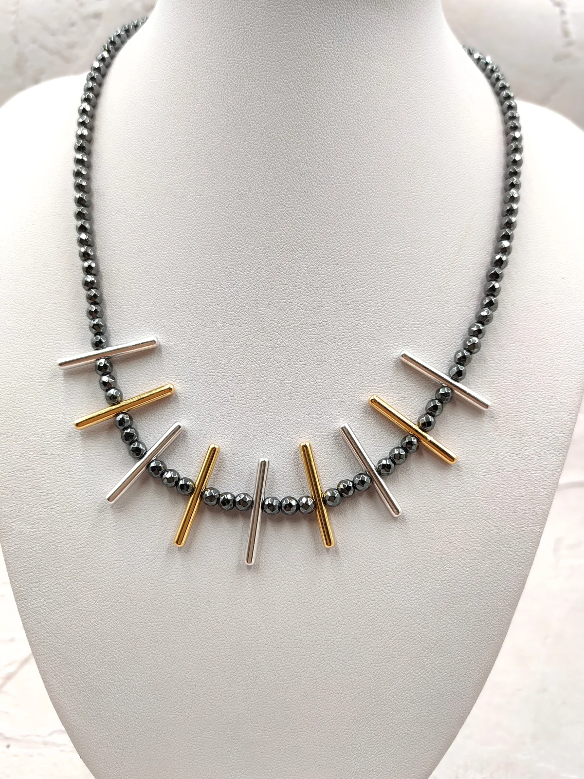 Necklace with Hematite and Rays by Magis Handmade Jewels – view 4