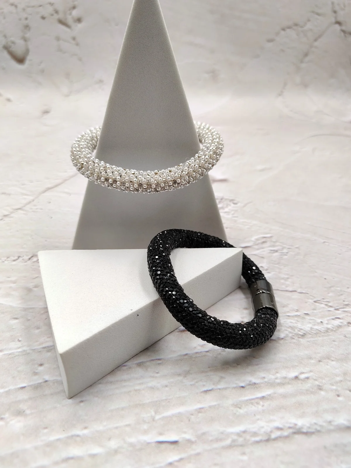 Bracelet with Rhinestones and Pearls #652397