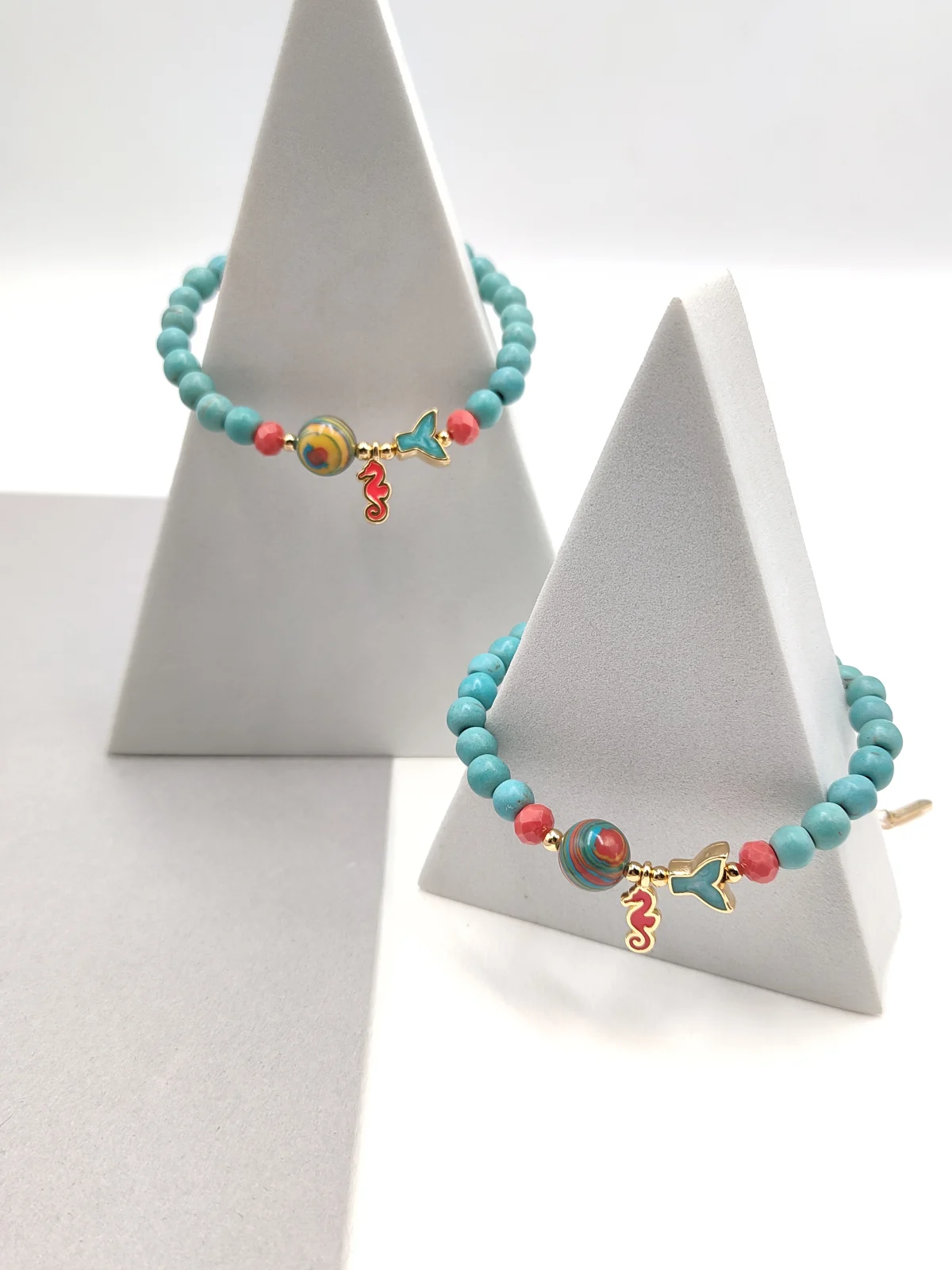 Bracelet with Howlite Beads and Gold-Plated Enamel Details by Magis Handmade Jewels – view 3