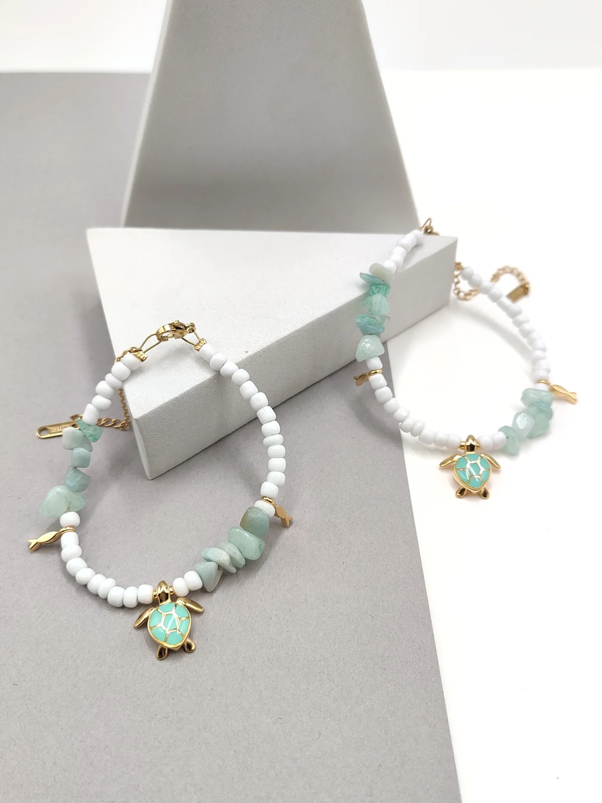 Bracelet with Glass Beads, Aventurine Chips and Gold-Plated Details by Magis Handmade Jewels – view 4